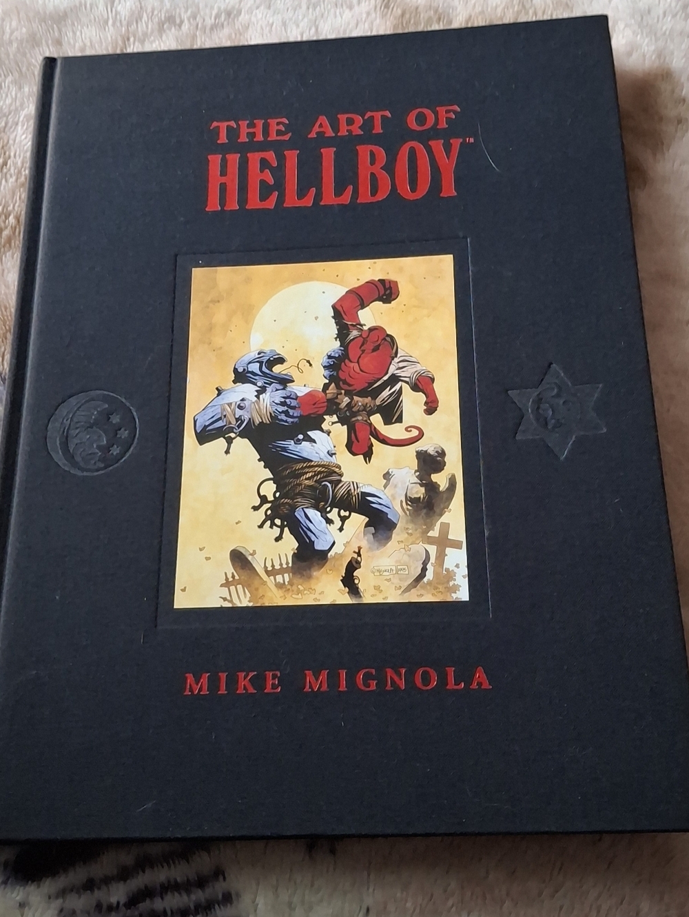 - The Art of Hellboy (Black/Red Cover)